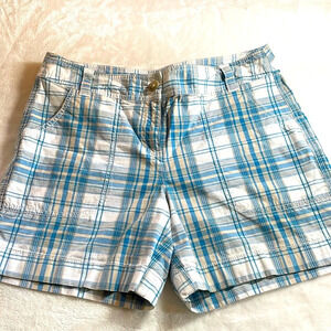 Stylish Plaid Women's Shorts in Blue and White